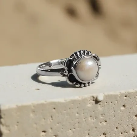 Bague Célia Perle – Intuition, Douceur & Féminin Sacré