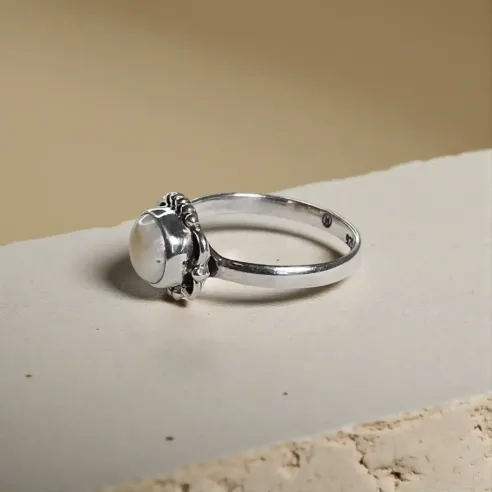 Bague Célia Perle – Intuition, Douceur & Féminin Sacré