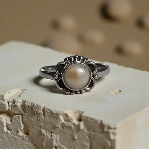 Bague Célia Perle – Intuition, Douceur & Féminin Sacré