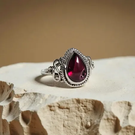 Bague Isalys Grenat – Énergie Vitale & Ancrage du Cœur