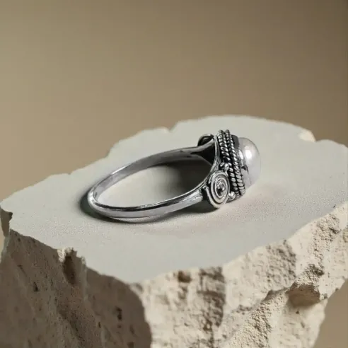 Bague Isen Perle – Intuition, Douceur & Féminin Sacré