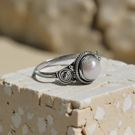 Bague Isen Perle – Intuition, Douceur & Féminin Sacré