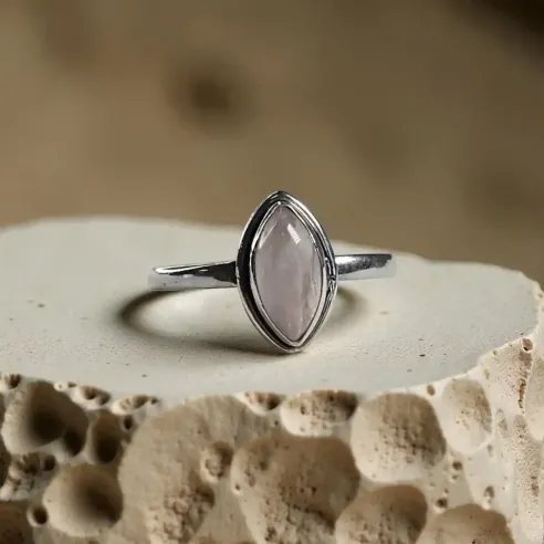Bague Marquise Quartz Rose – Tendresse & Énergie du Cœur