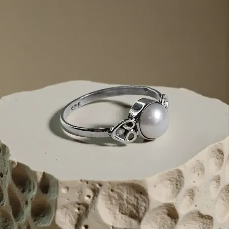 Bague Séréna Perle – Intuition, Douceur & Féminin Sacré