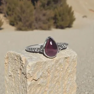 Bague Naïra Grenat – Énergie Vitale & Ancrage Émotionnel