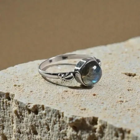 Bague Silwen Labradorite – Intuition, Protection & Clarté