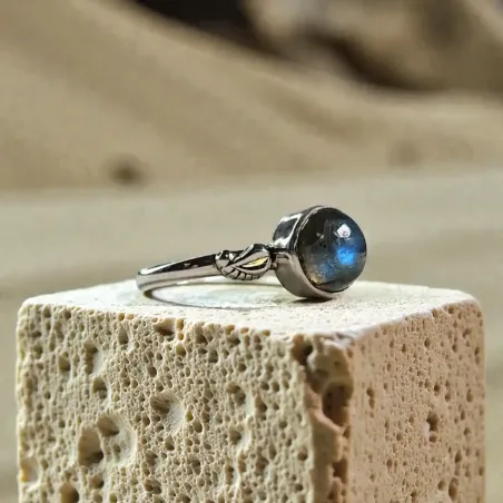 Bague Silwen Labradorite – Intuition, Protection & Clarté