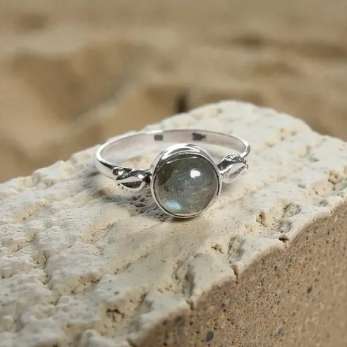 Bague Silwen Labradorite – Intuition, Protection & Clarté