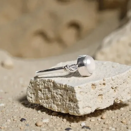 Bague Silwen Perle – Intuition, Douceur & Féminin Sacré