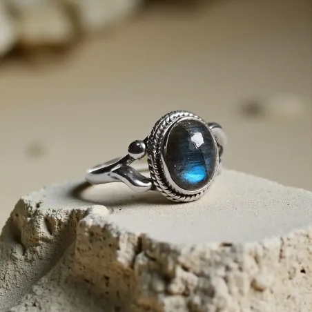 Bague Arda Labradorite – Élégance Intuitive & Protection Subtil