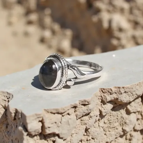 Bague Arda Labradorite – Élégance Intuitive & Protection Subtil