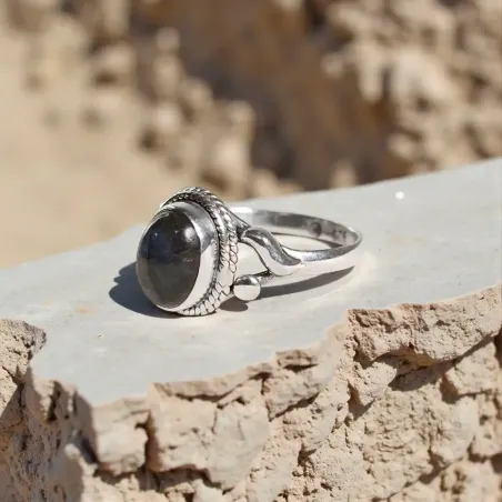 Bague Arda Labradorite – Élégance Intuitive & Protection Subtil