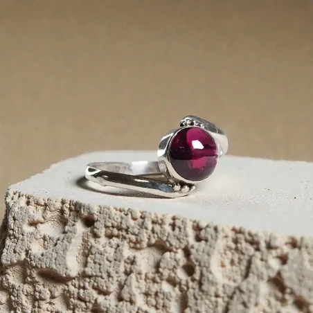 Bague Cleo Grenat – Énergie Vitale & Ancrage du Cœur