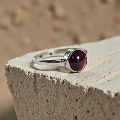 Bague Evy Grenat – Énergie Vitale & Ancrage du Cœur
