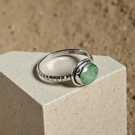 Bague Leonie Émeraude – Cœur Ouvert, Amour & Renouveau