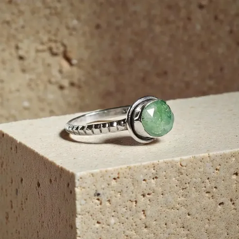 Bague Leonie Émeraude – Cœur Ouvert, Amour & Renouveau