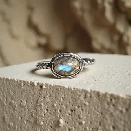 Bague Leonie Labradorite – Intuition, Protection & Clarté