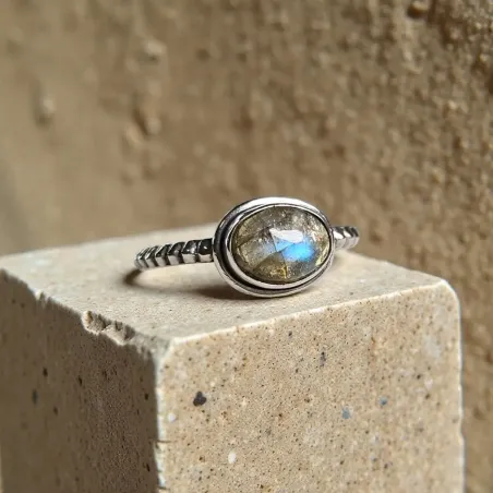Bague Leonie Labradorite – Intuition, Protection & Clarté