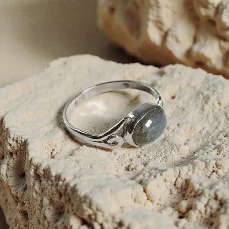 Bague Lily Labradorite – Intuition & Bouclier Protecteur