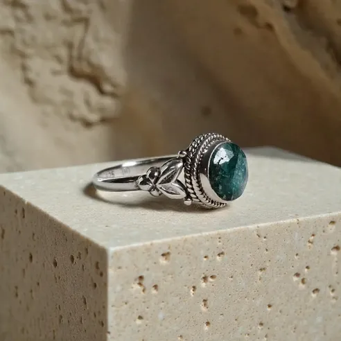 Bague Mirelda Émeraude – Harmonie du Cœur & Esprit Végétal