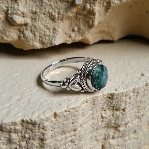 Bague Mirelda Émeraude – Harmonie du Cœur & Esprit Végétal