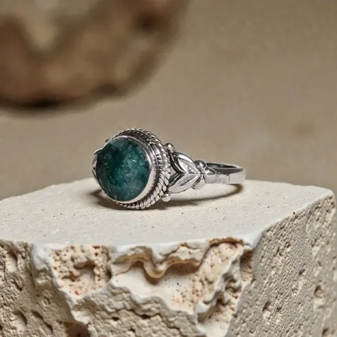 Bague Mirelda Émeraude – Harmonie du Cœur & Esprit Végétal