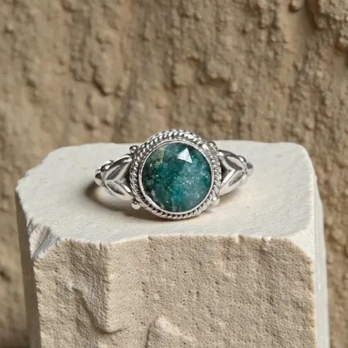 Bague Mirelda Émeraude – Harmonie du Cœur & Esprit Végétal