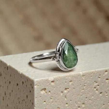 Bague Miriel Émeraude – Cœur Ouvert, Amour & Renouveau