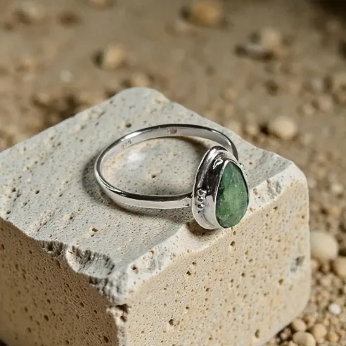 Bague Miriel Émeraude – Cœur Ouvert, Amour & Renouveau