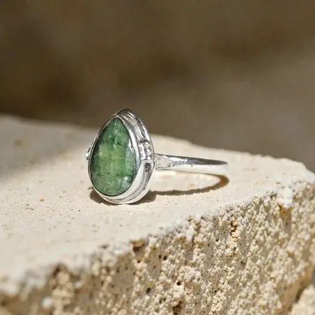 Bague Miriel Émeraude – Cœur Ouvert, Amour & Renouveau