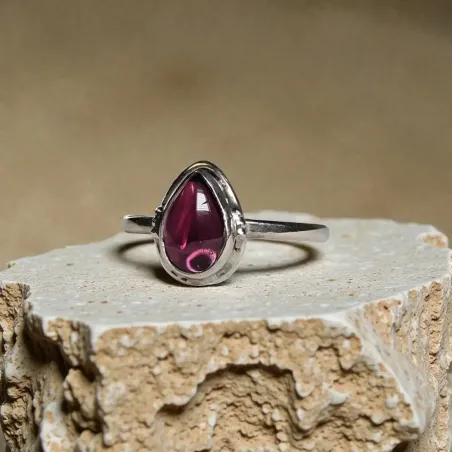 Bague Miriel Grenat – Vitalité & Stabilité Émotionnelle