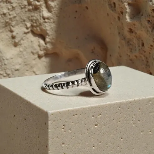 Bague Nelys Labradorite – Intuition, Protection & Clarté