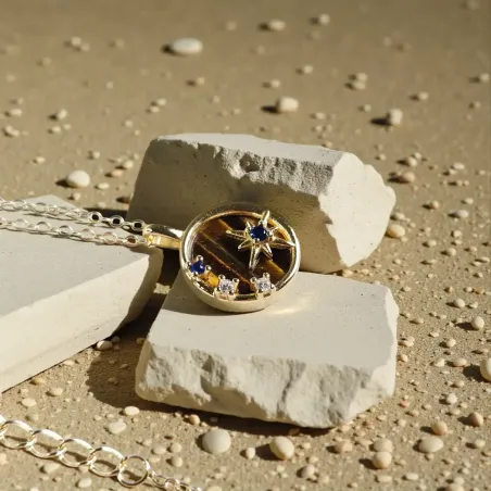 Collier Étoile Oeil de Tigre – Protection & Confiance – Argent Plaqué Or