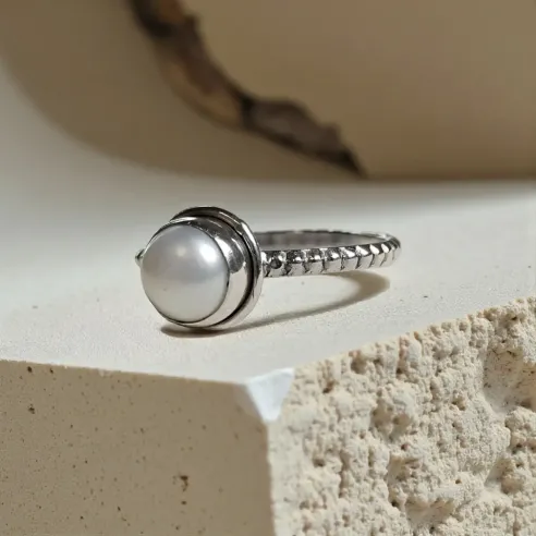 Bague Nimé Perle – Intuition, Douceur & Féminin Sacré