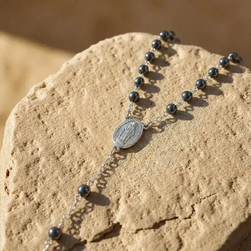 Chapelet en Hématite – Croix Simple & Ancrage spirituel