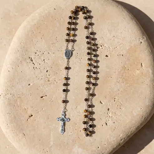 Chapelet en Oeil de tigre - Croix et médaille vierge marie