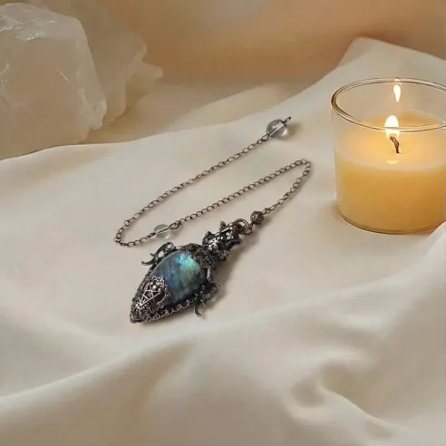 Pendule Witchy Labradorite – Intuition Protectrice