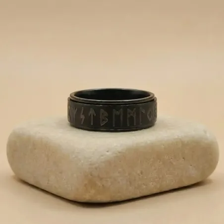 Bague Runique noire Rotative – Sagesse et protection nordique