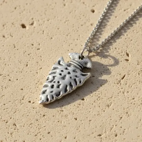 Collier Viking Rune Flèche - force et résilience