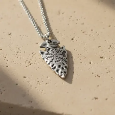 Collier Viking Rune Flèche - force et résilience