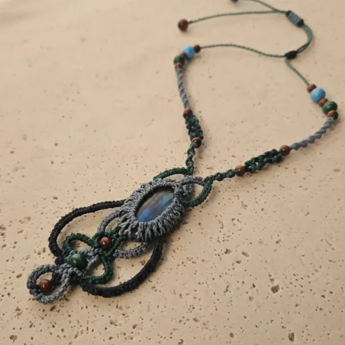 Collier macramé petite labradorite – Talisman de protection artisanal