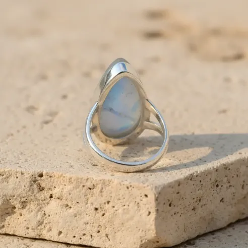 Bague Aelina Pierre de Lune – Bague agt intuition & féminin