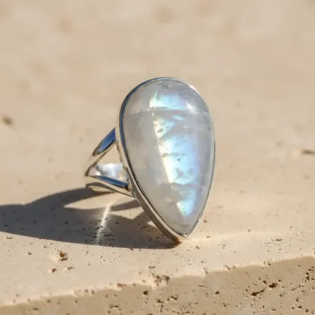 Bague Aelina Pierre de Lune – Bague agt intuition & féminin