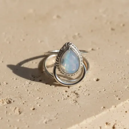 Bague Luna en Pierre de Lune – Lune & Pierre de Lune