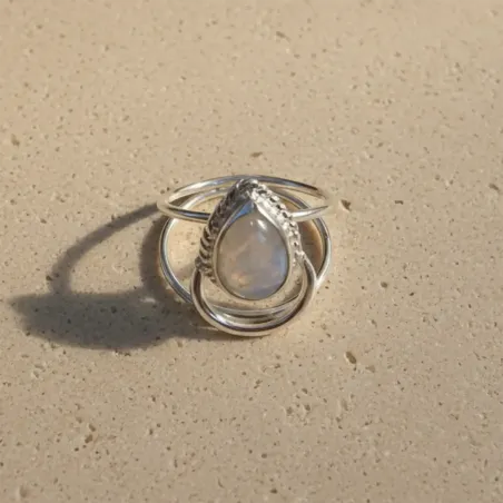 Bague Luna en Pierre de Lune – Lune & Pierre de Lune