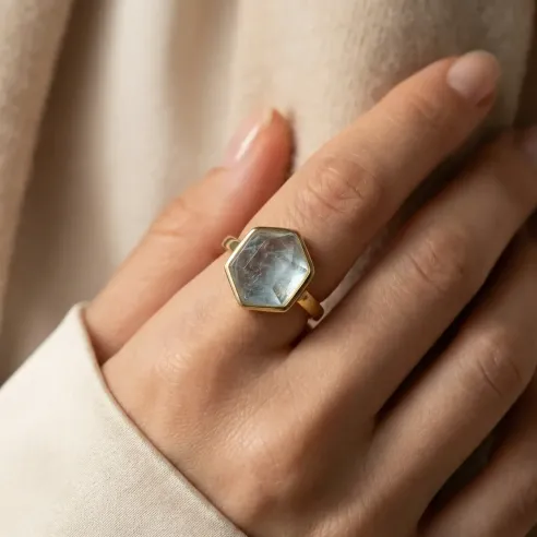 Bague aigue marine – sérénité & expression en plaqué or