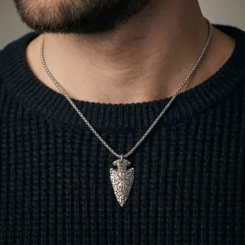 Collier Rune Viking – Pointe de Flèche & Vegvísir Gravé