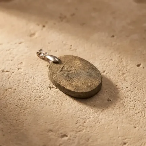 Pendentif Aureon Pyrite Drusy – Solaire & Bouclier Énergie