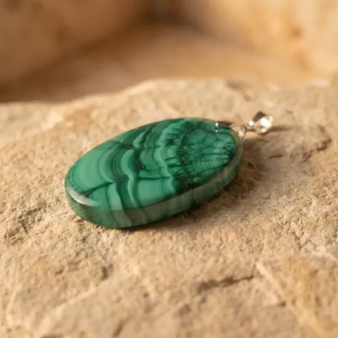 Pendentif Malachite Nyra – Guérison & Ancrage Intérieur
